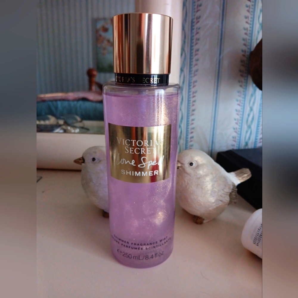 Victoria Secret Love Spell Shimmer Spray